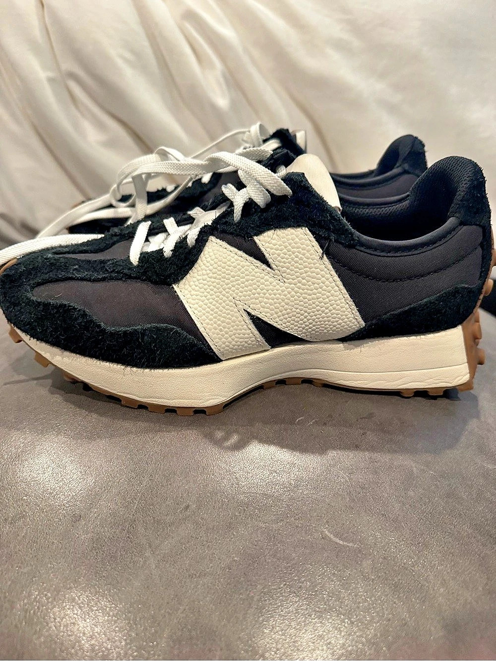 New Balance 327 Black White Gum Black & White Sneakers